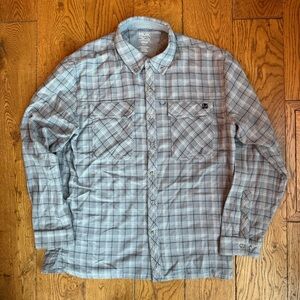 Men’s Huk Gray and Navy Blue Plaid Flannel Button Up Shirt, Size L